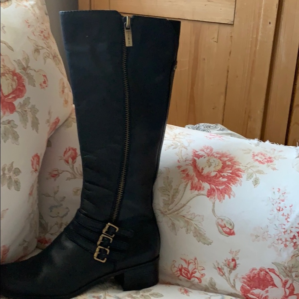 Bandolino Woman’s knee high Boot sz 9 1/2